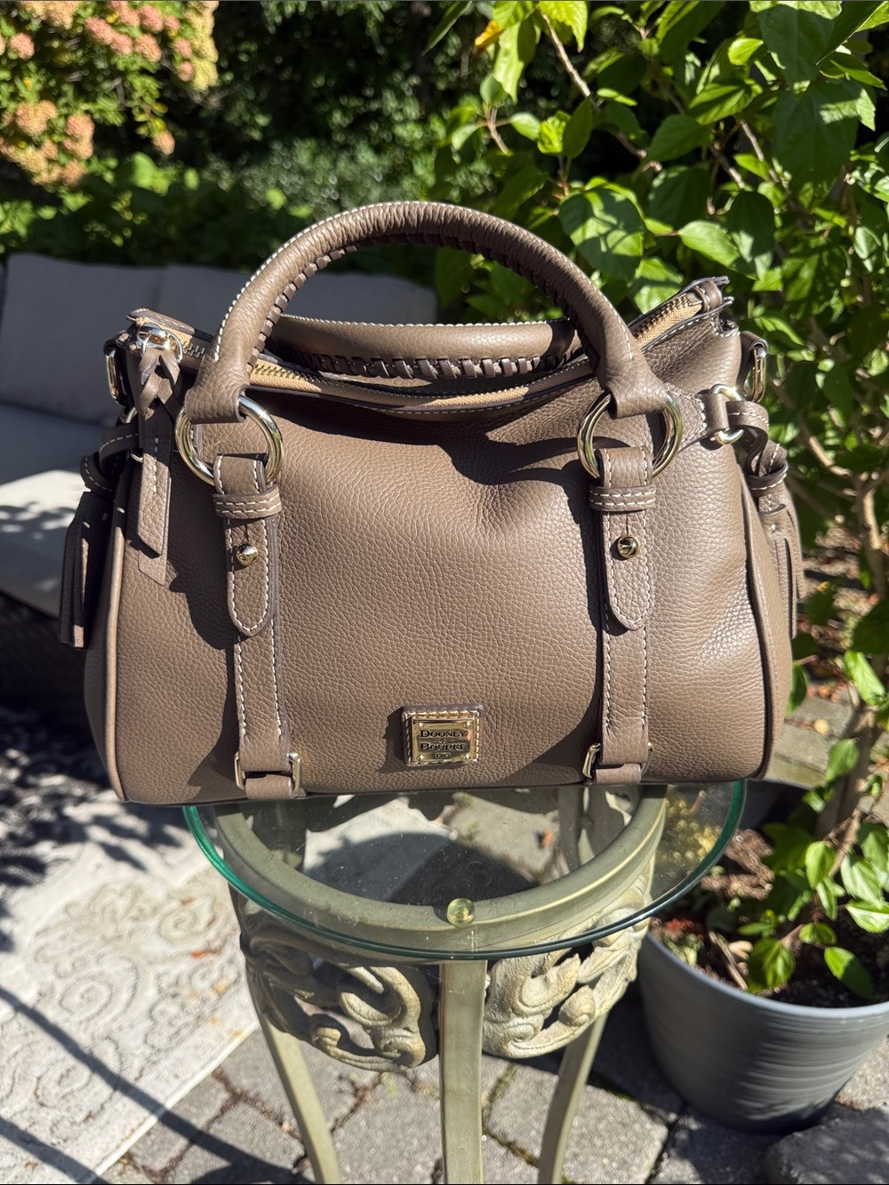 Dooney and Bourke sorrento satchel - Picture 1 of 9
